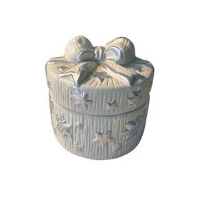Round Gift Box Trinket Dish Cachepot Silver Stars Snowflake White Ceramic Lid